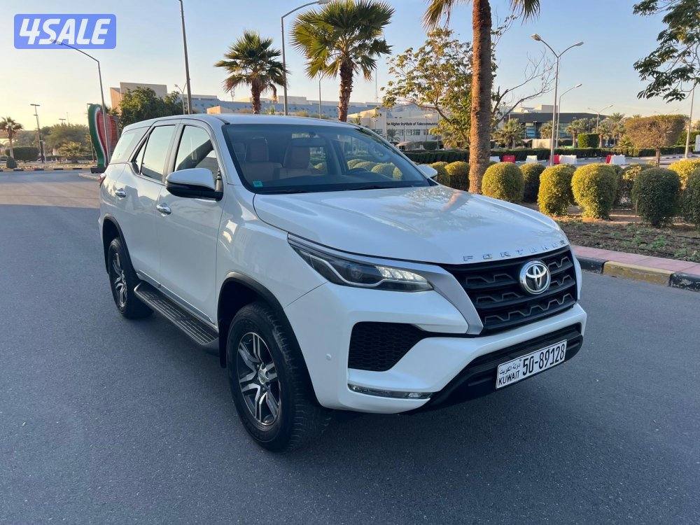 للبيع فورتنر موديل 2021 ( شرط الفحص ) صبغ الوكاله عداد 85 فـقـط2