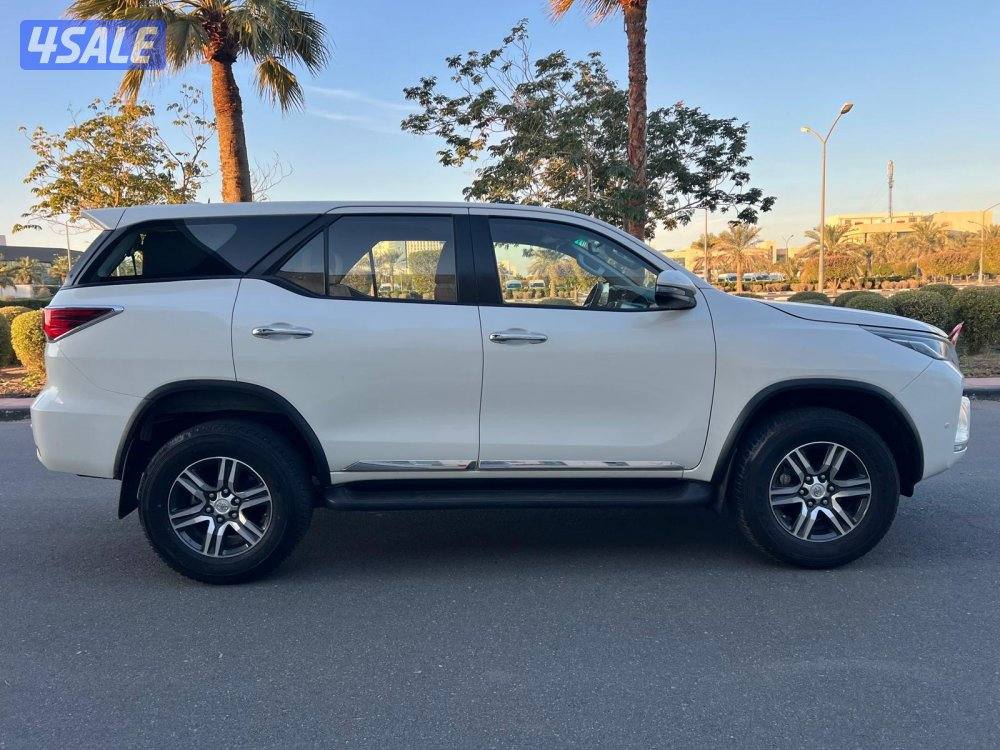 للبيع فورتنر موديل 2021 ( شرط الفحص ) صبغ الوكاله عداد 85 فـقـط3