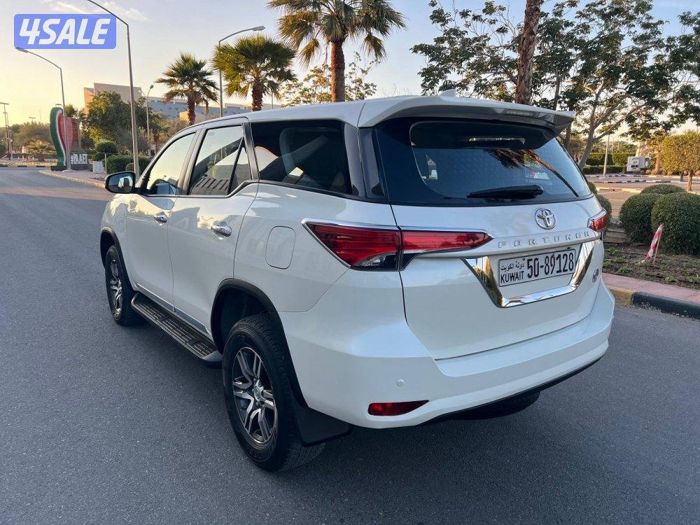 للبيع فورتنر موديل 2021 ( شرط الفحص ) صبغ الوكاله عداد 85 فـقـط6