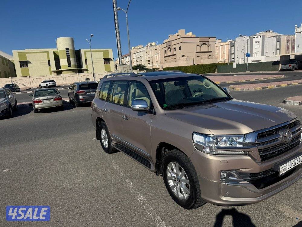 لاند كروز 2017 الساير عداد 283 الف0