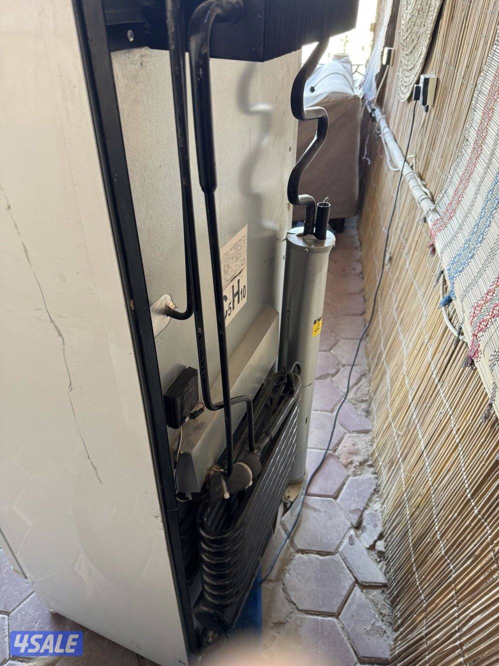 للبيع ثلاجه علي الغاز والكهرباء0