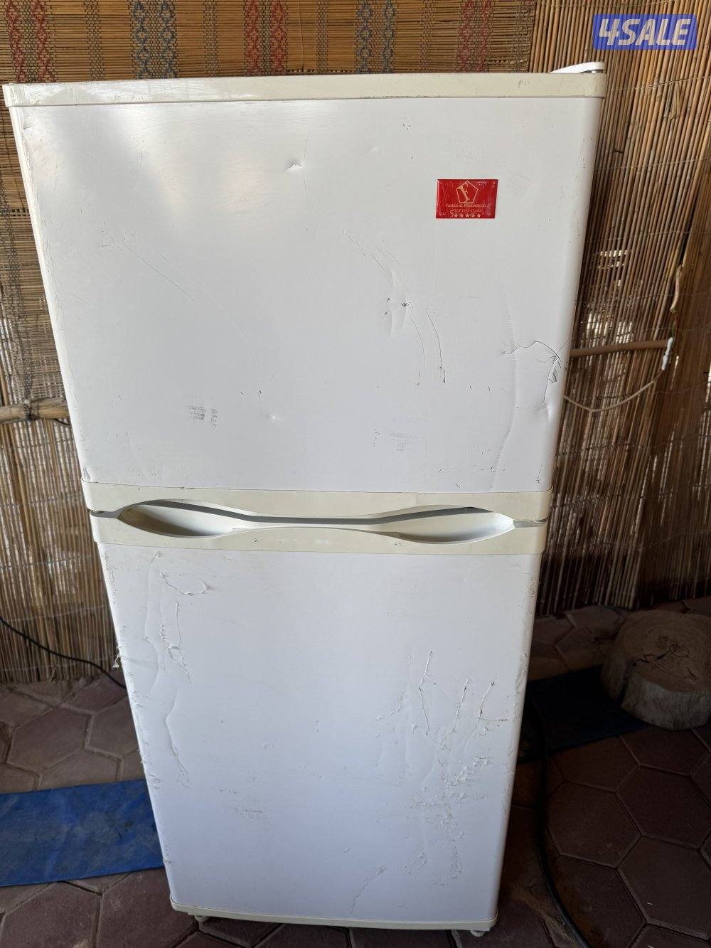 للبيع ثلاجه علي الغاز والكهرباء1