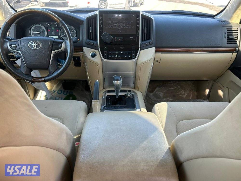 تويوتا لاند كروزر GX.R-V8 موديل 2016 ماشى 240.000  k.m6