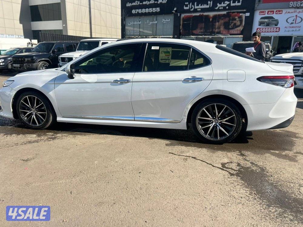 تويوتا كامرى LIMITEDEDITION.V6 موديل 2023 ماشى 123.000 k.m3