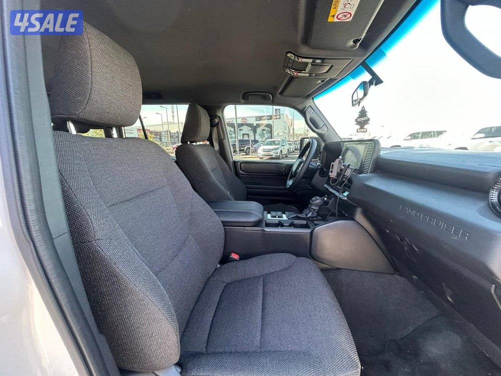 تويوتا لاند كروزربرادو -BX موديل 2024 ماشى 26.000 k.m  وارد الساير .5