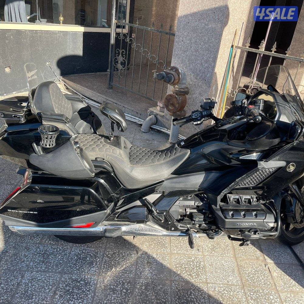 للبيع دراجة نارية غولدونغ هوندا1