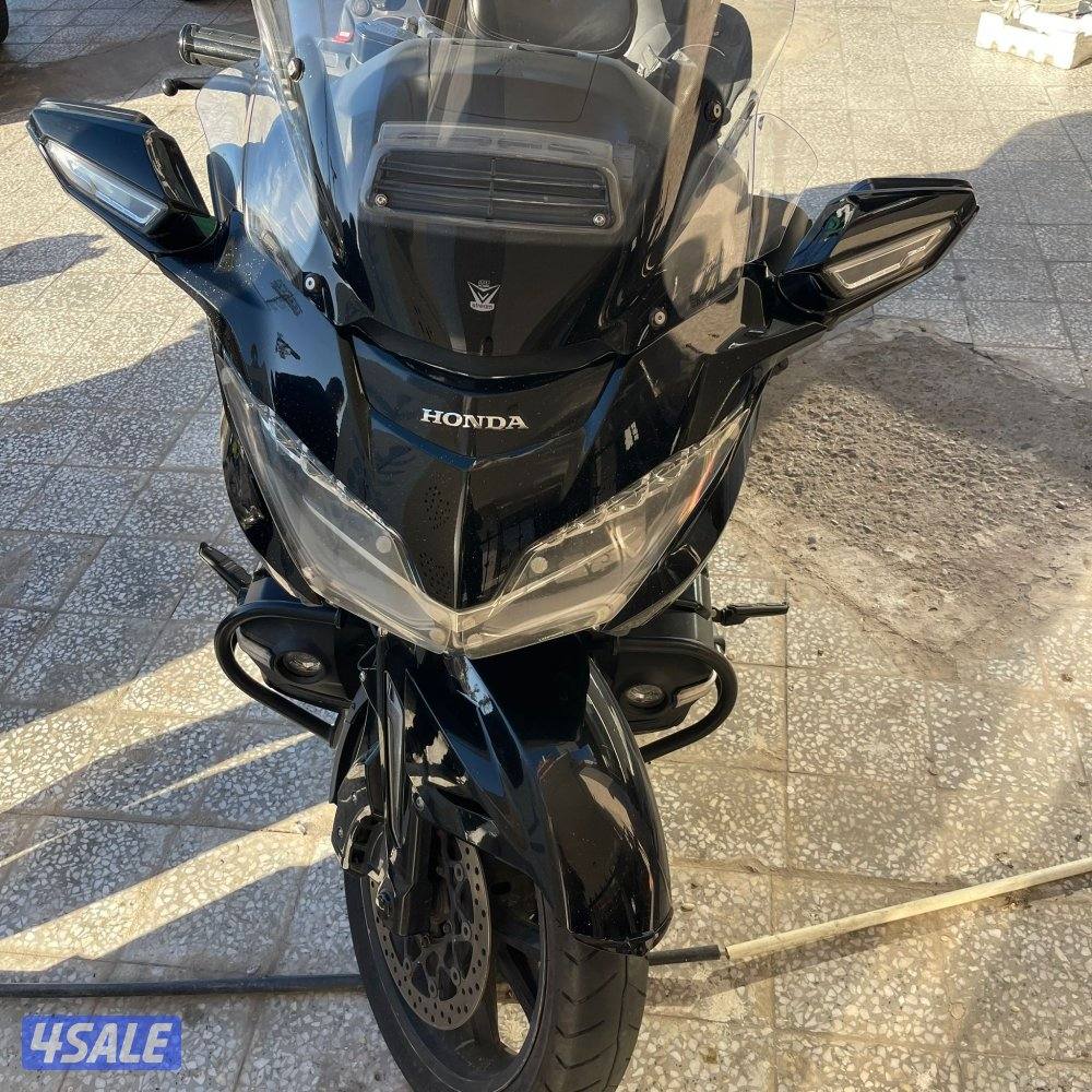 للبيع دراجة نارية غولدونغ هوندا3