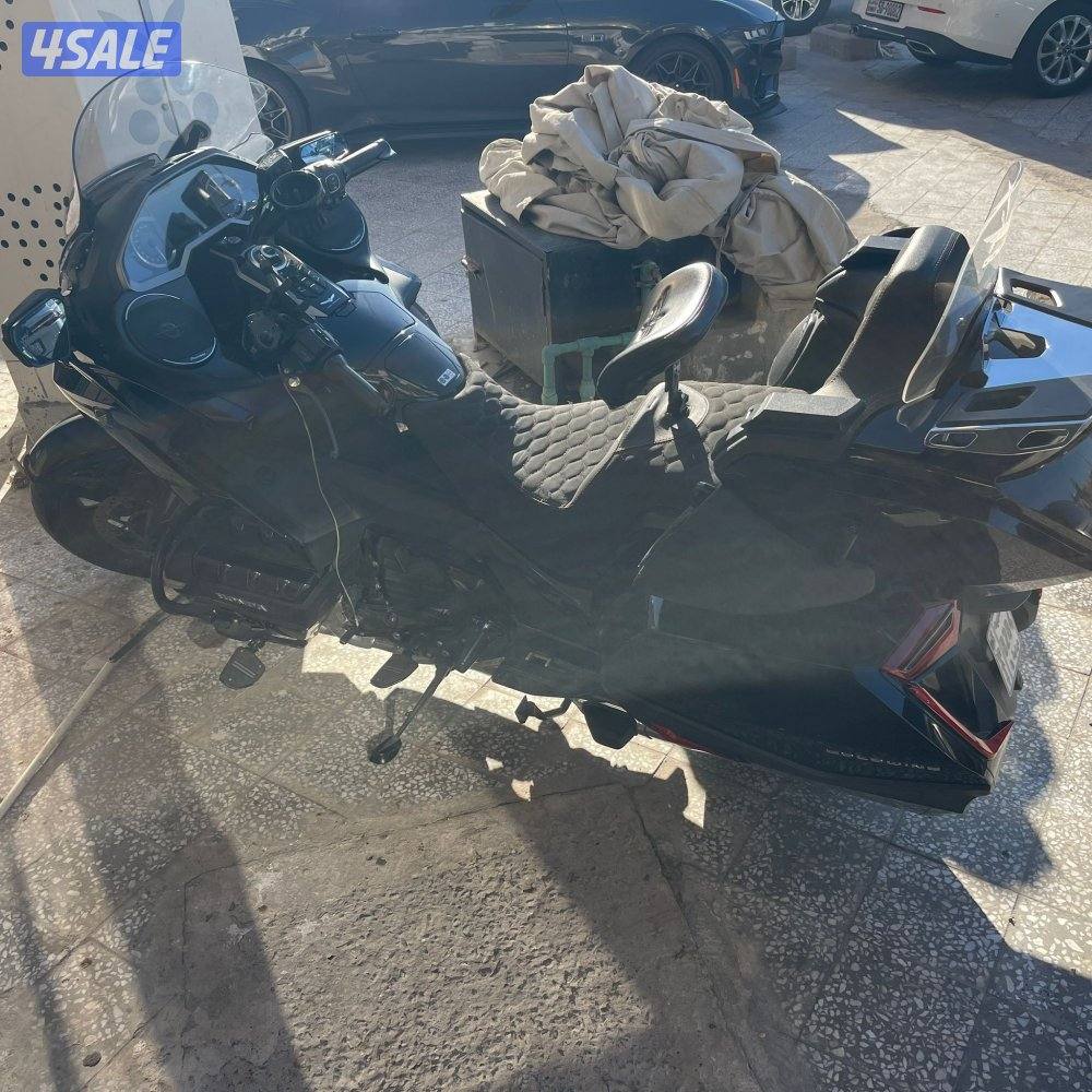 للبيع دراجة نارية غولدونغ هوندا6