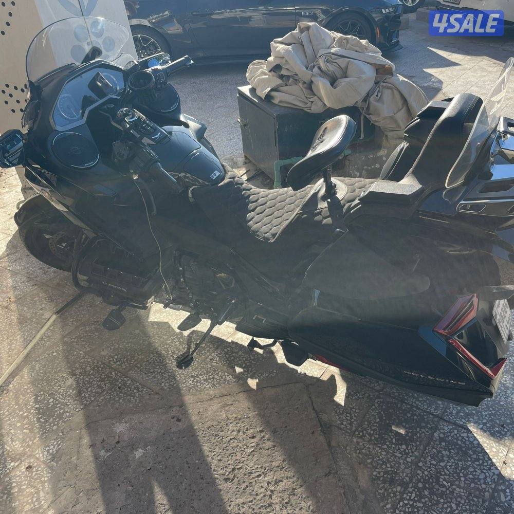 للبيع دراجة نارية غولدونغ هوندا7