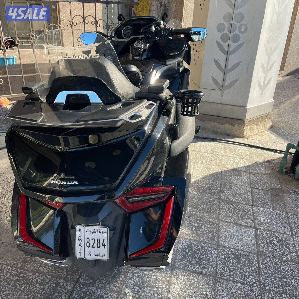 للبيع دراجة نارية غولدونغ هوندا9