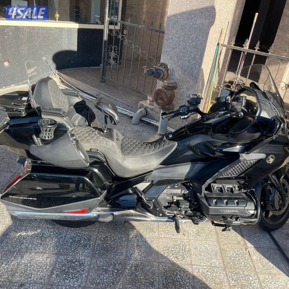 للبيع دراجة نارية غولدونغ هوندا10