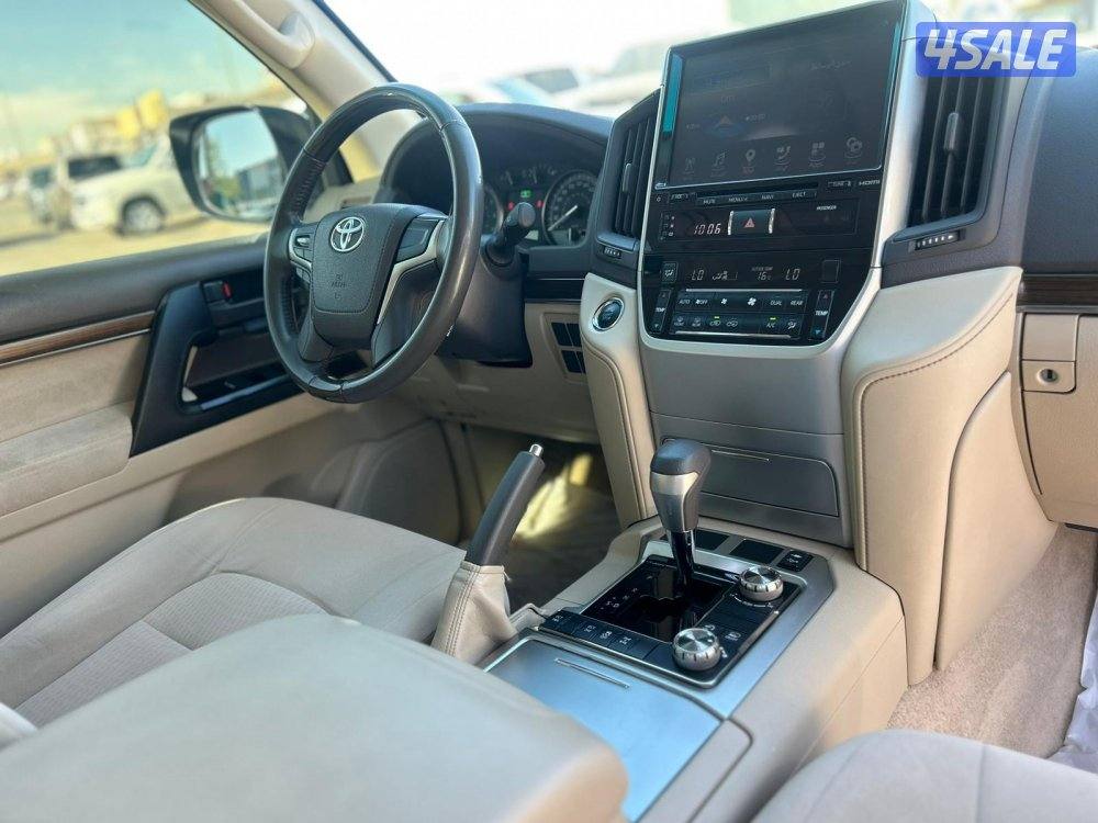 تويوتا لاند كروزر GX.R-V6 موديل 2021 ماشى 106.000 k.m   وارد الساير7
