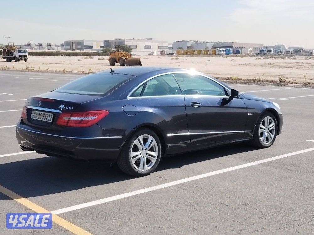 مرسيدس E250 موديل ٢٠١١ عداد ١٣٠ الف لون كحلي بانوراما بحاله ممتازه3