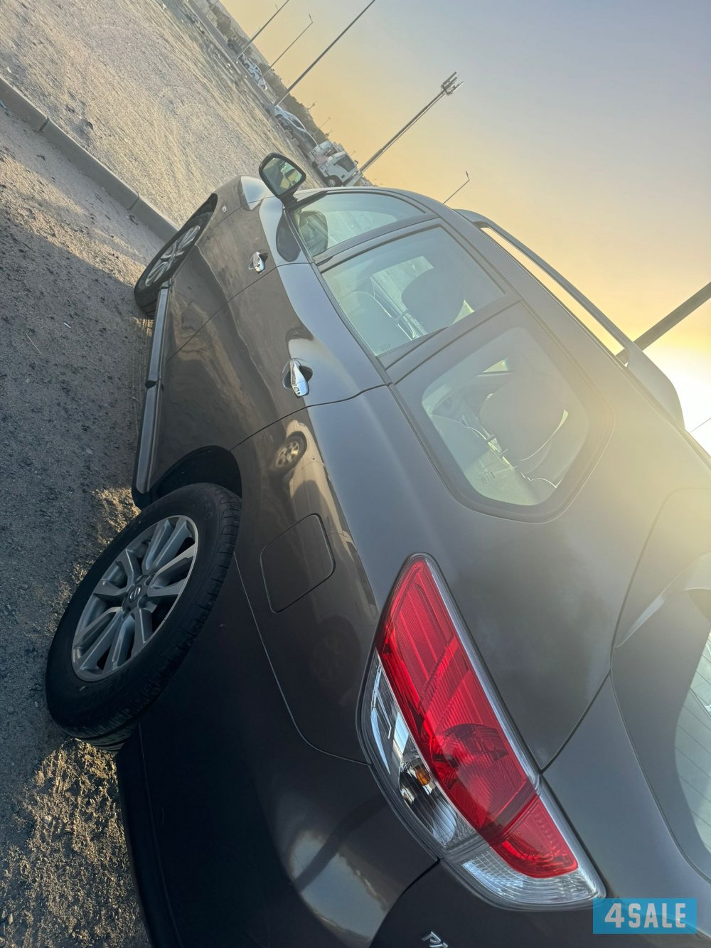 للبيع جيب نيسان موديل ٢٠١٥ فيها سويج قير للبيع على المنظور2