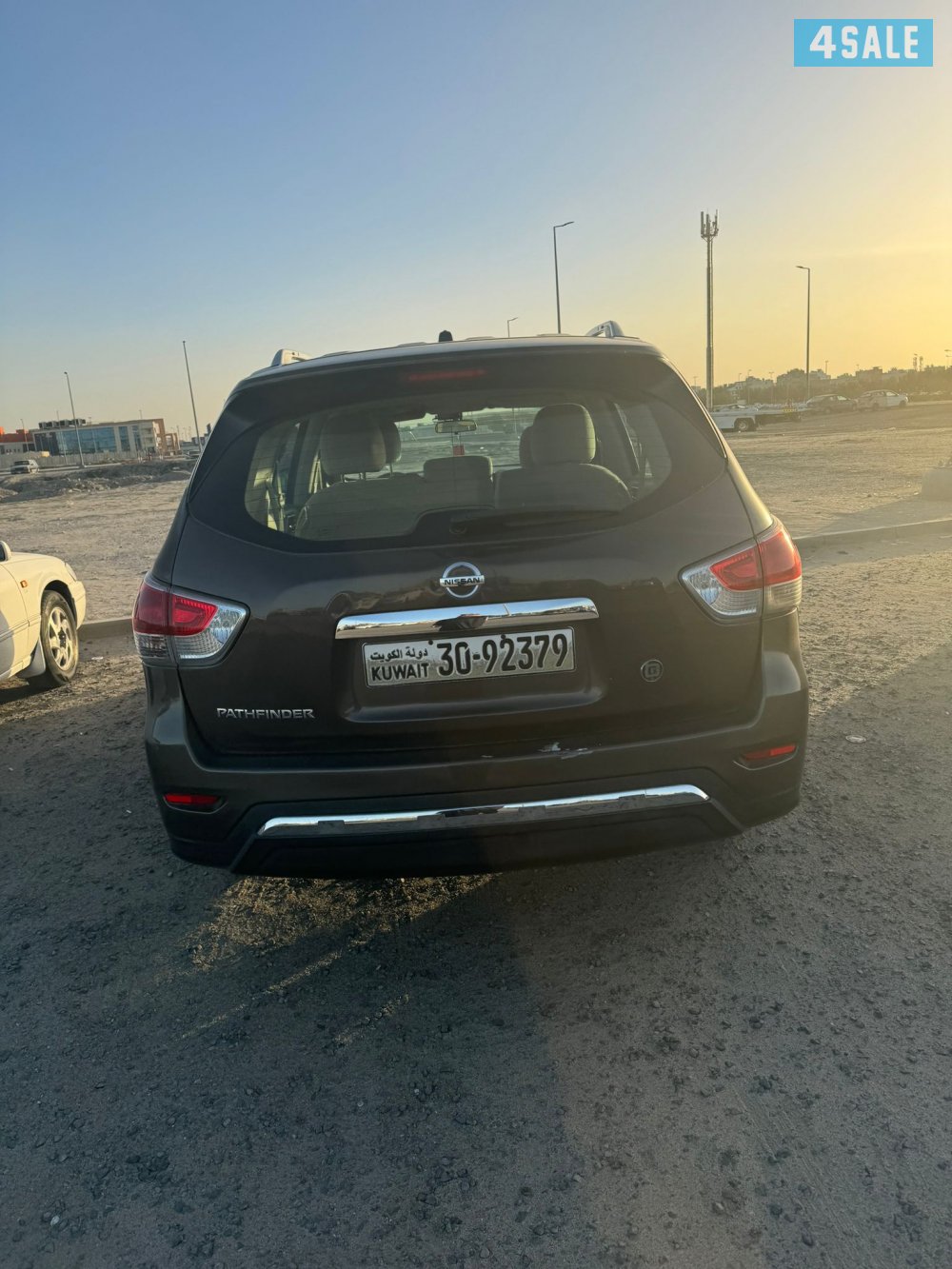 للبيع جيب نيسان موديل ٢٠١٥ فيها سويج قير للبيع على المنظور3