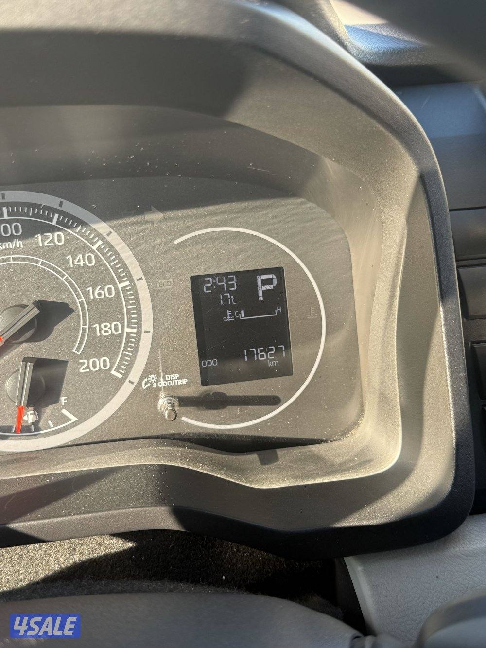 تيوتا هياس موديل 23 ماشى 17 الف صبغ الوكاله حاله ممتازة6