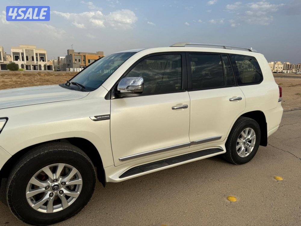 لاندكروزر 2016 رقم 34