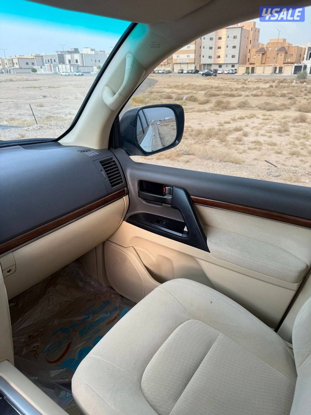 لاندكروزر 2016 رقم 311