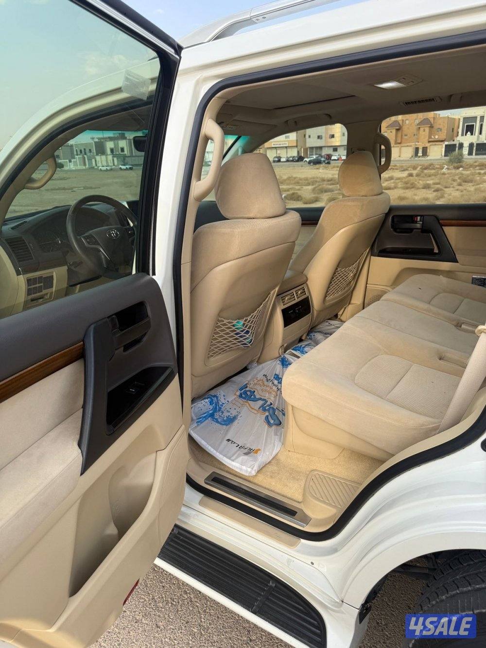 لاندكروزر 2016 رقم 313