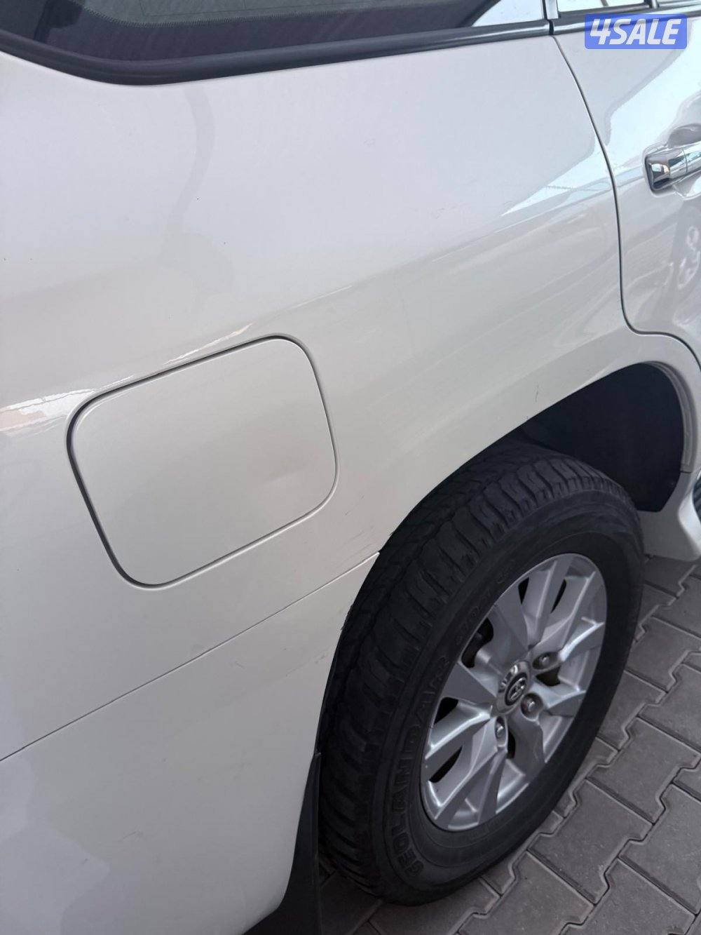 لاند كروزر v8 صبغ وكالة،،  مالك اول،، مخمل،، وارد الساير2