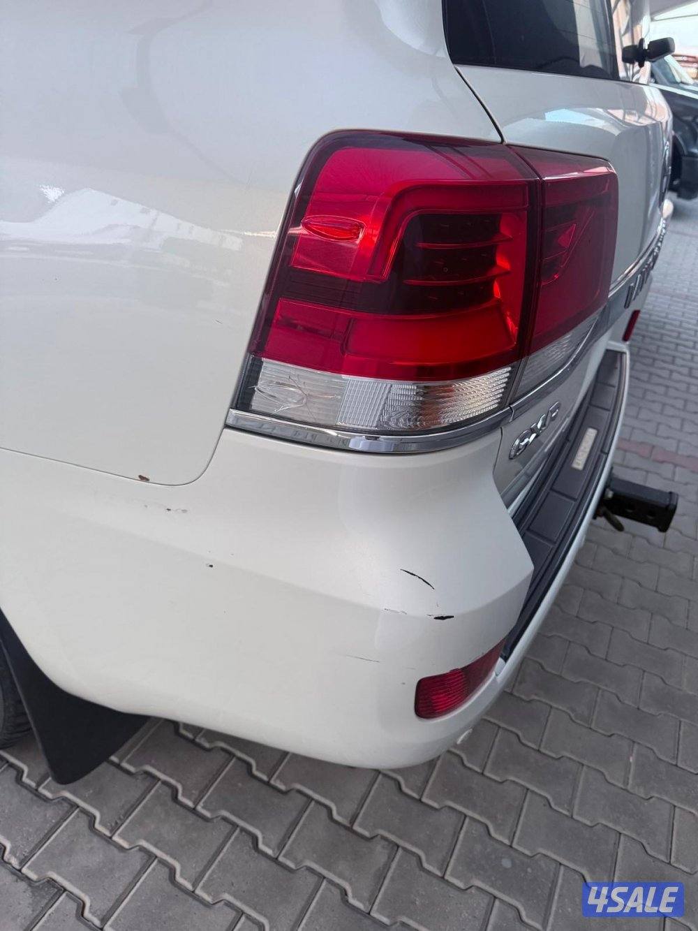 لاند كروزر v8 صبغ وكالة،،  مالك اول،، مخمل،، وارد الساير10