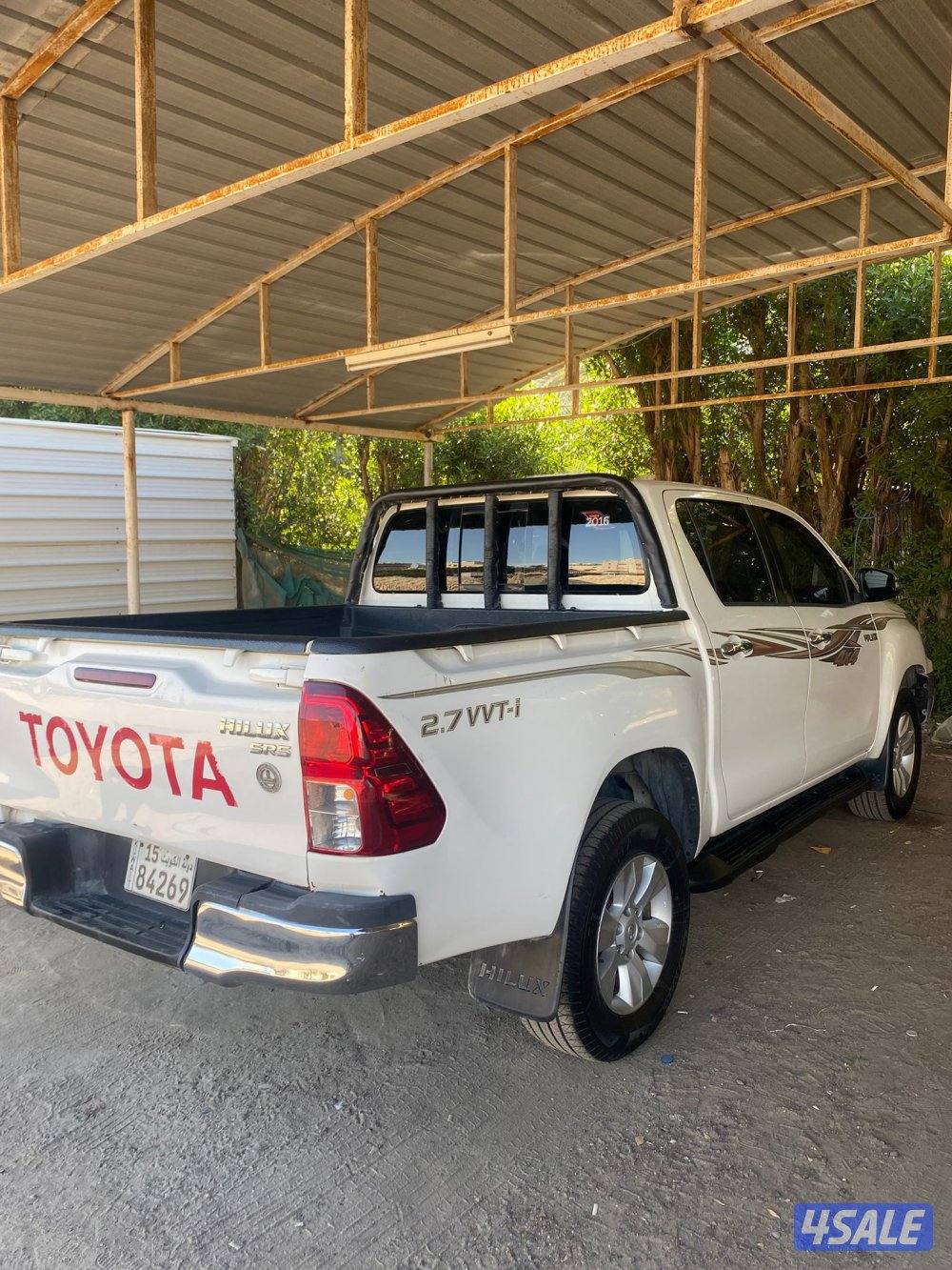 للبيع تويوتا هايلكس دبل قير عادي ماشي 330شرط الفحص0