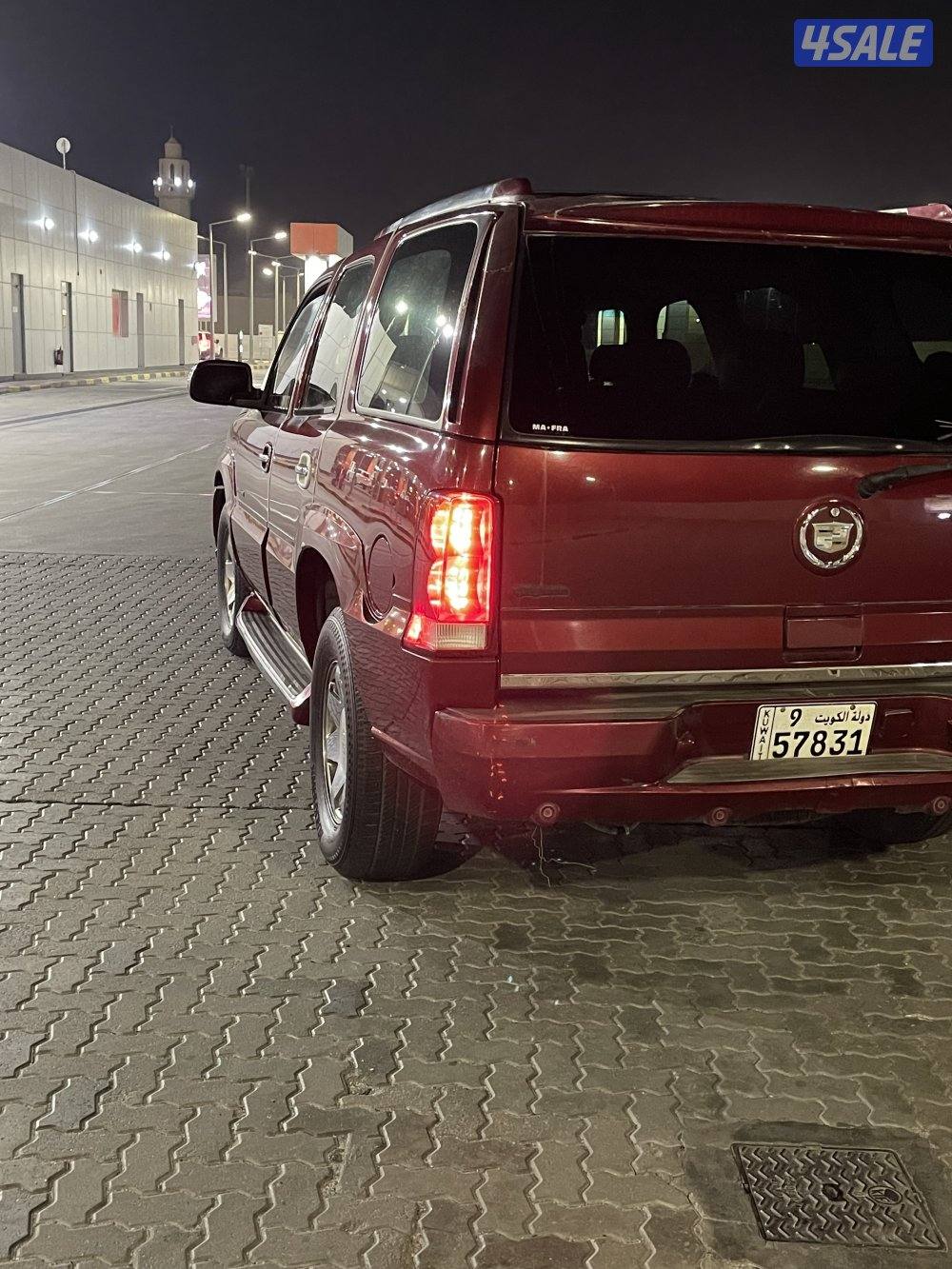 للبيع اسكاليد موديل ٢٠٠٣1