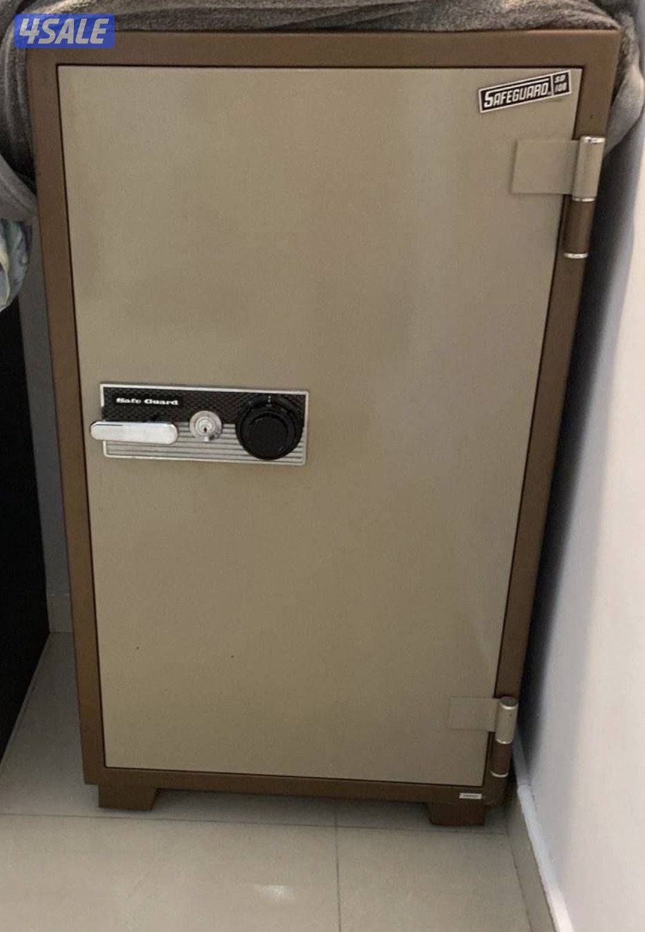 تجوري حجم كبير 120 طول عرض 700