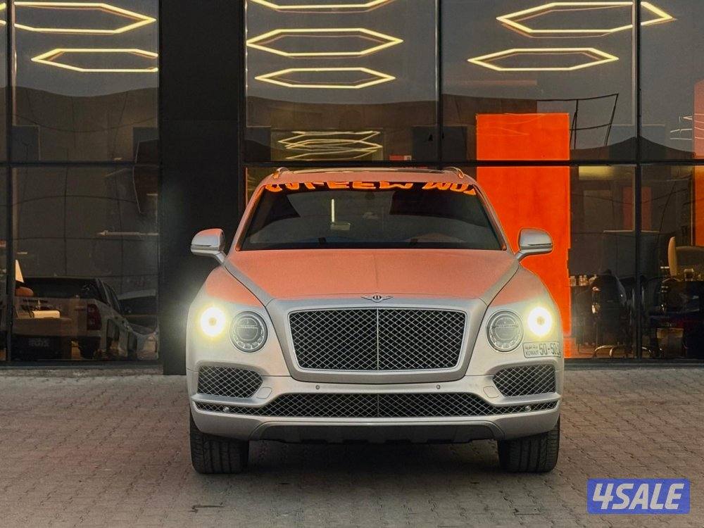 BENTLEY BENTAYGA V8_ 20191