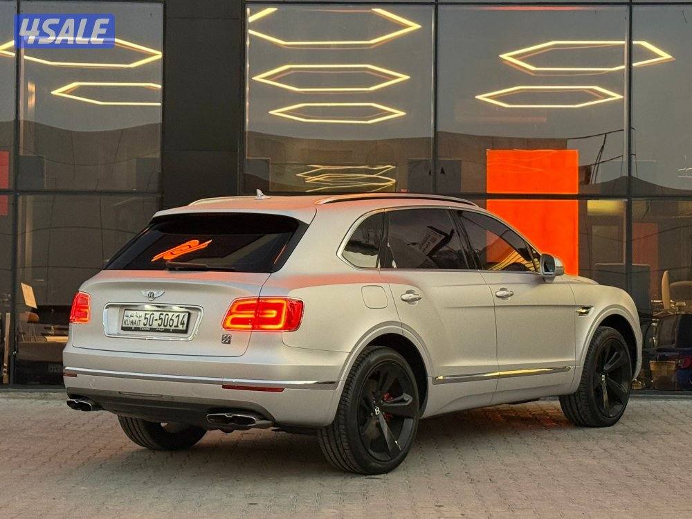 BENTLEY BENTAYGA V8_ 20195