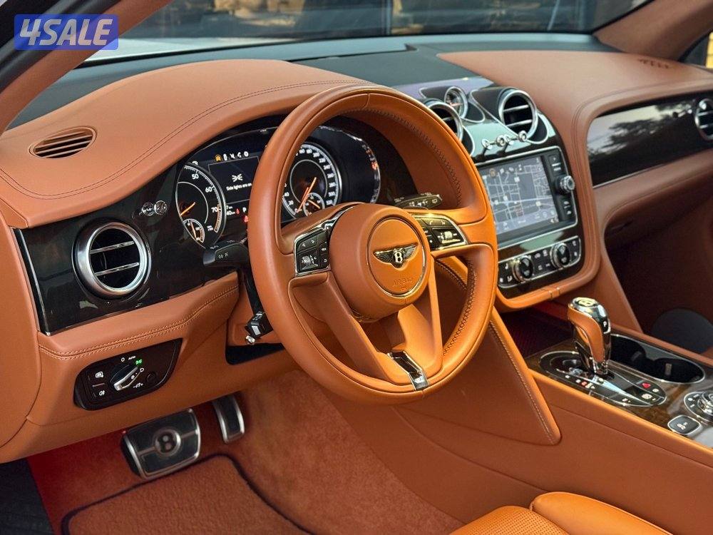 BENTLEY BENTAYGA V8_ 20196