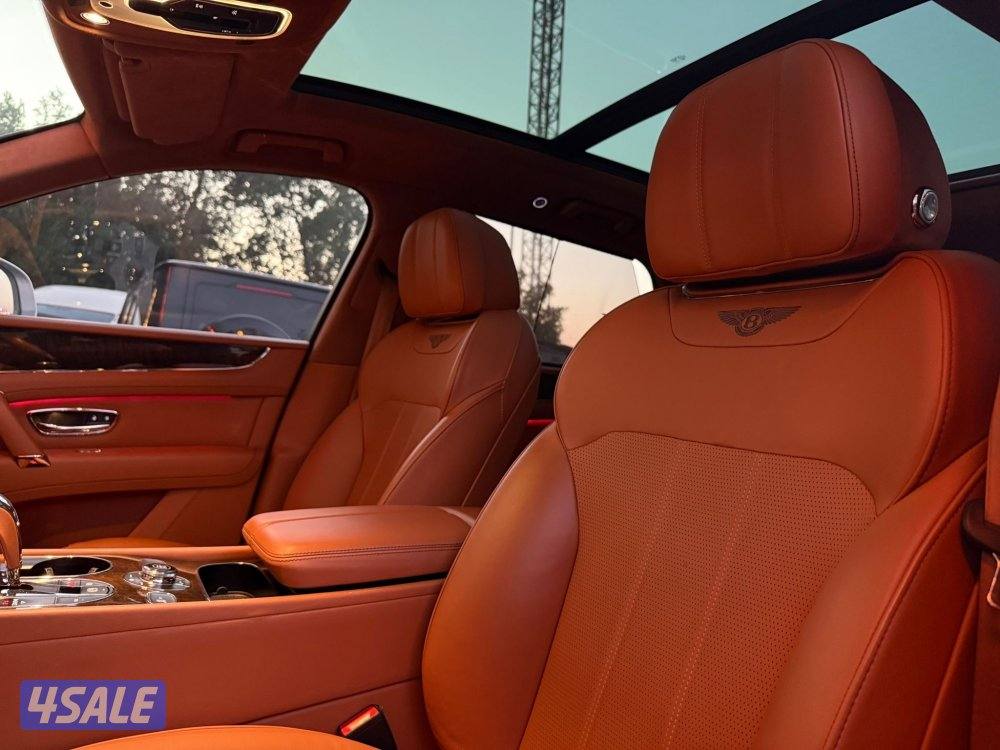 BENTLEY BENTAYGA V8_ 20198