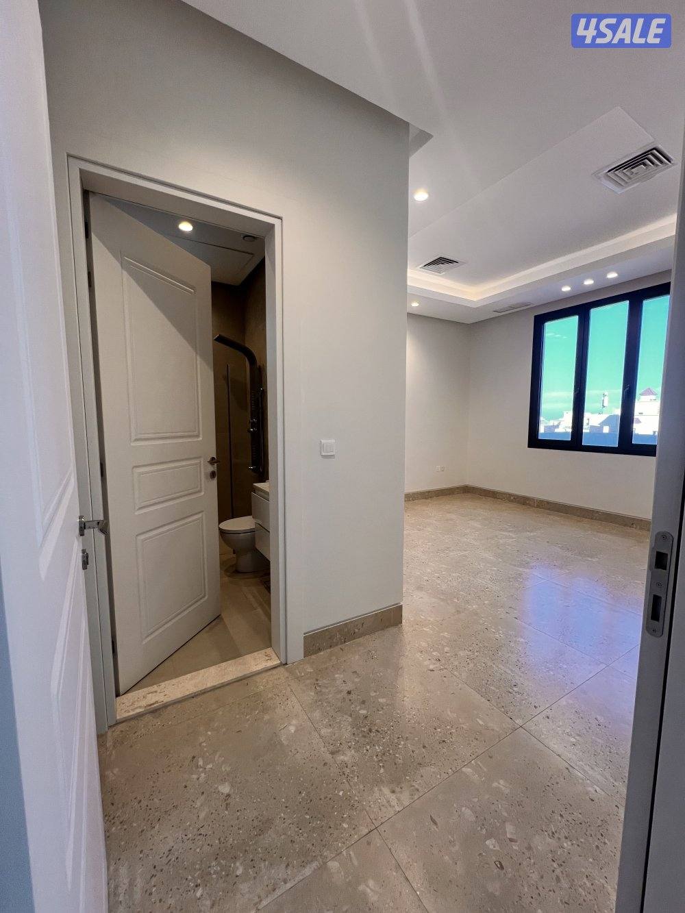 للايجار شقة ممتازه جدا غرفتين بروف السطح غرفة ماستر وغرفة بجانب الحمام1