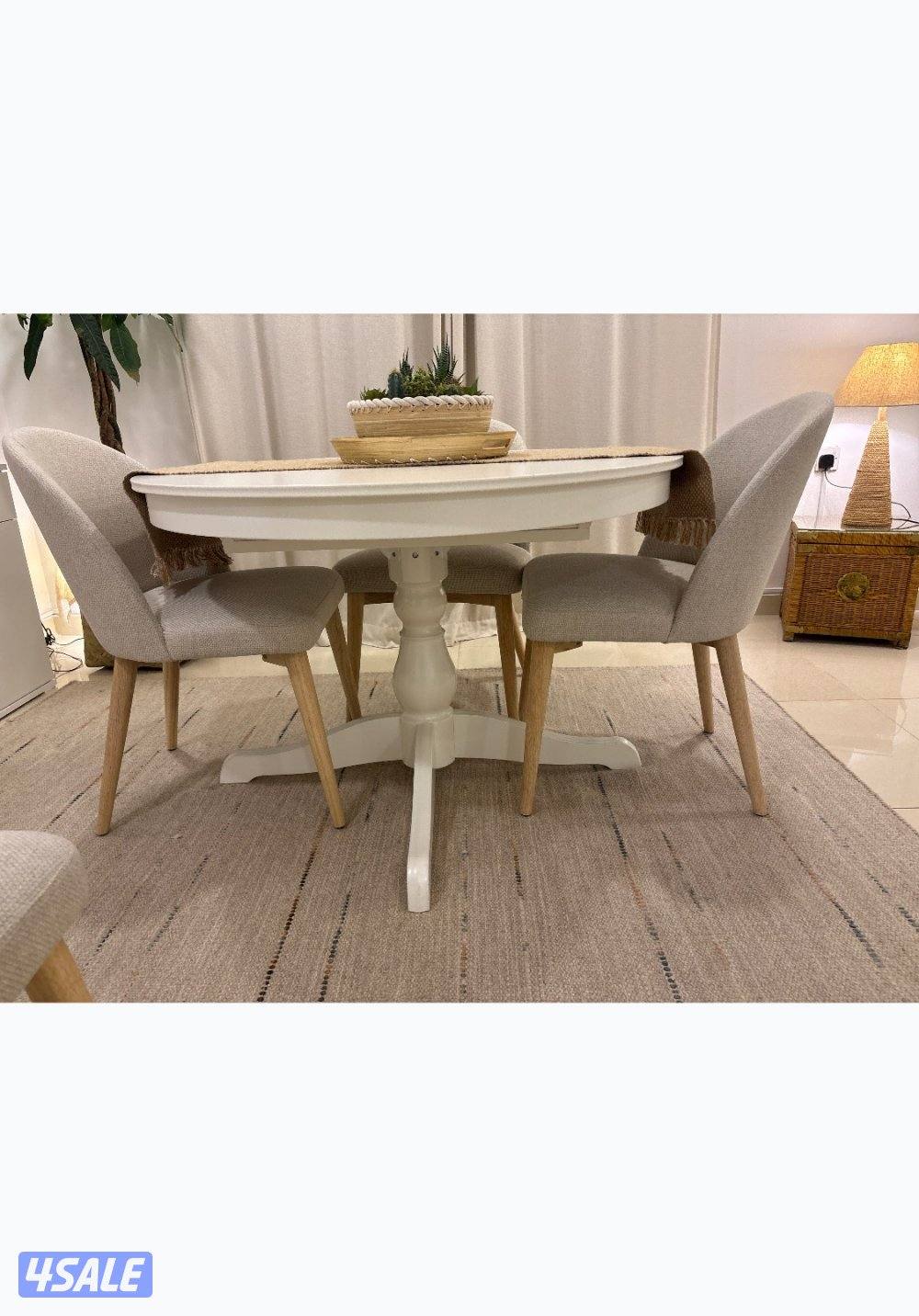 Table with 4 Chairs. Excellent Condition2