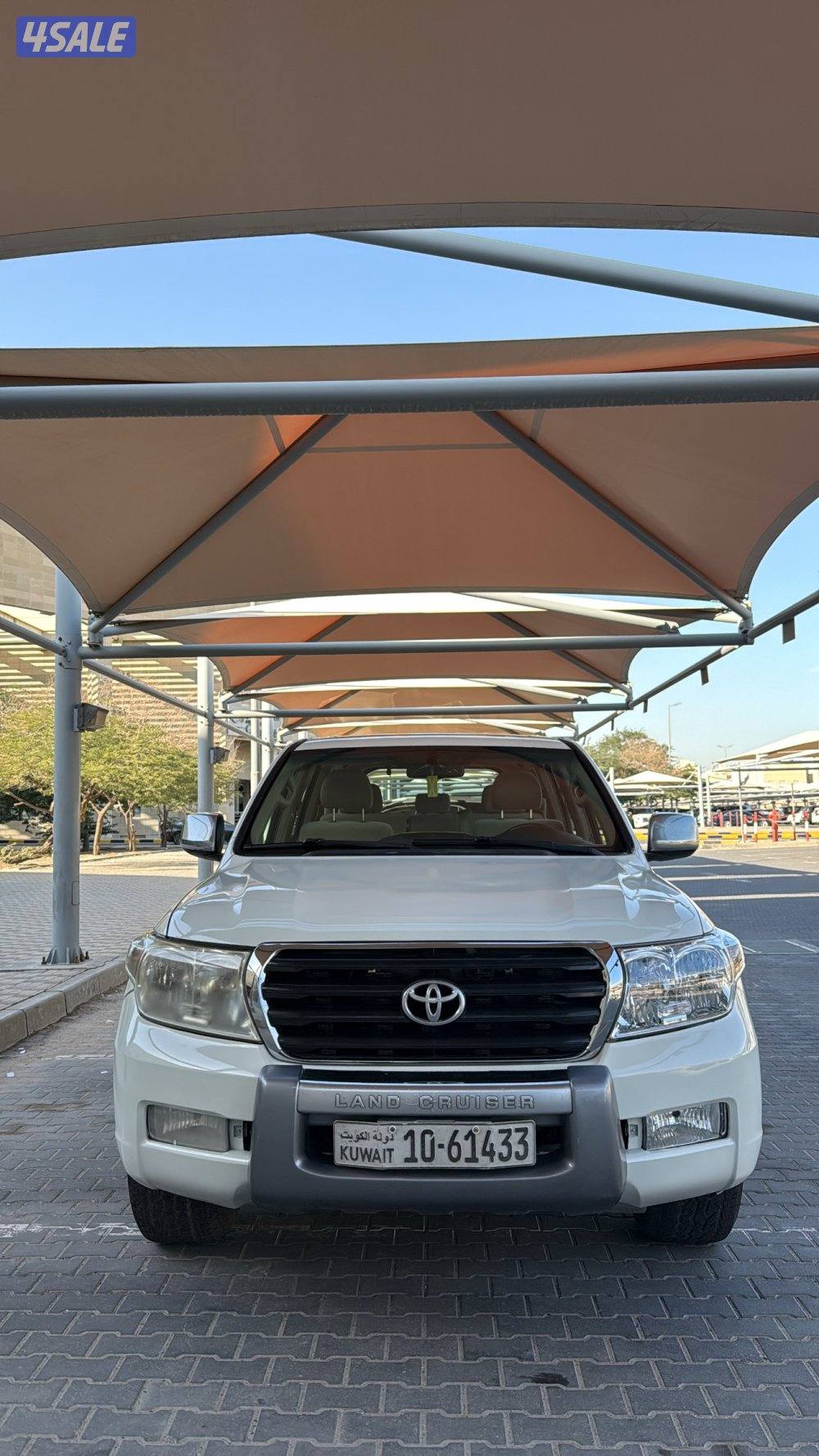 للبيع لاند 2011 V86