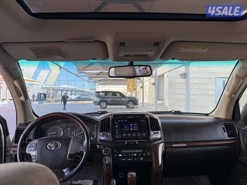 للبيع لاند 2011 V87