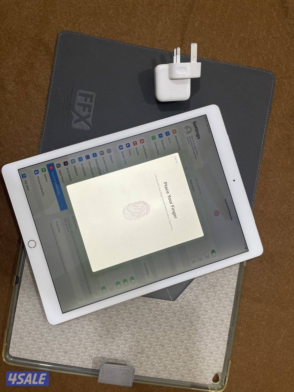 ايباد ابل برو 12.9 انش 128!قيقا خط شريحة موديل 2017مع الاغراض6