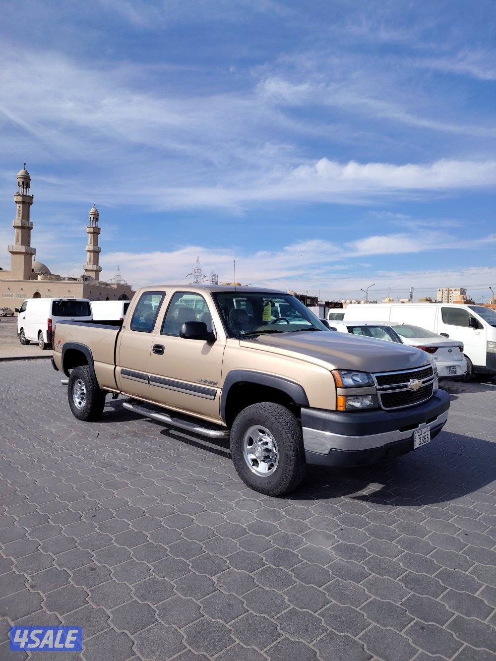 سلفرادو HD بحاله نااادرا مخزن ماشي٨٩ الف كم1