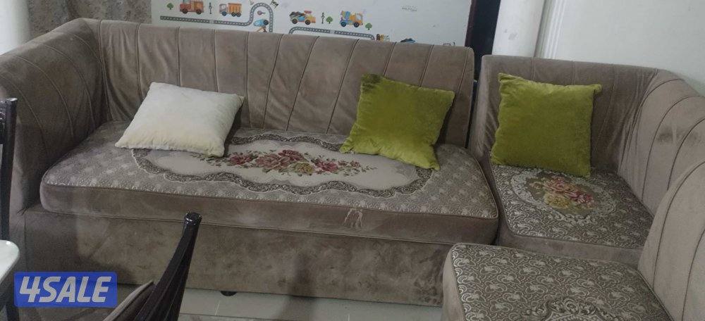 Sofa l in a good conditiin0