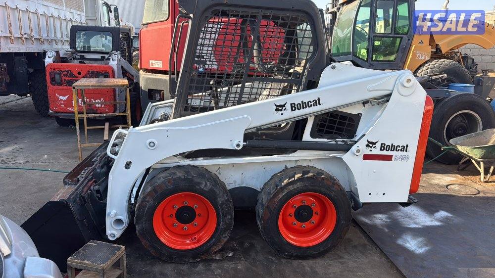 للبيع عدد 4 بوبكات 2 مديل 2022 والثانيا 2016 حجم 450s2