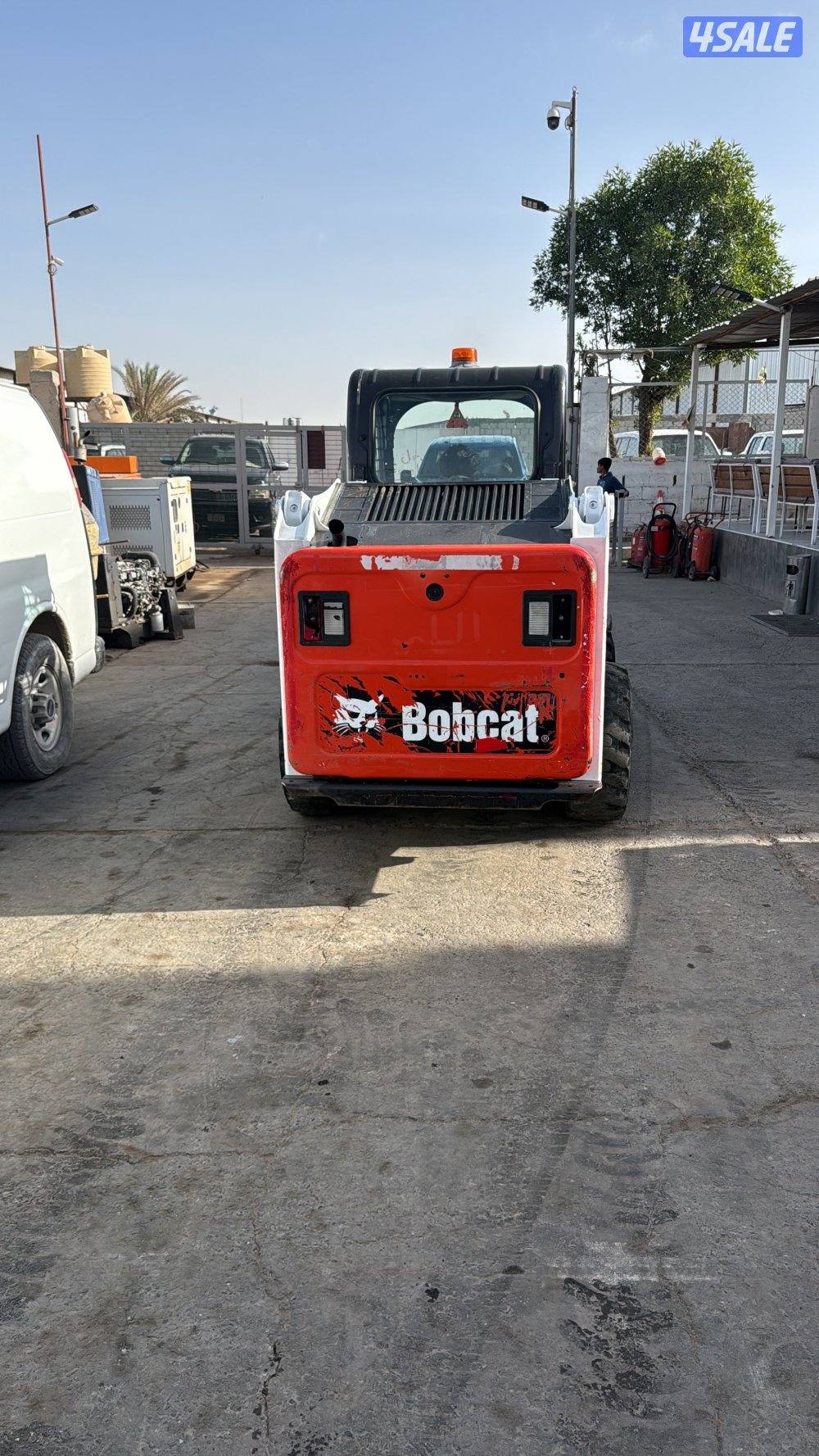 للبيع عدد 4 بوبكات 2 مديل 2022 والثانيا 2016 حجم 450s5