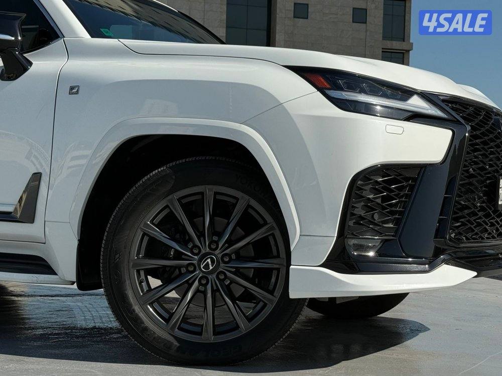 لكزسLX600 F SPORT موديل2024 عداد13الف تحت الكفاله+الصيانه5