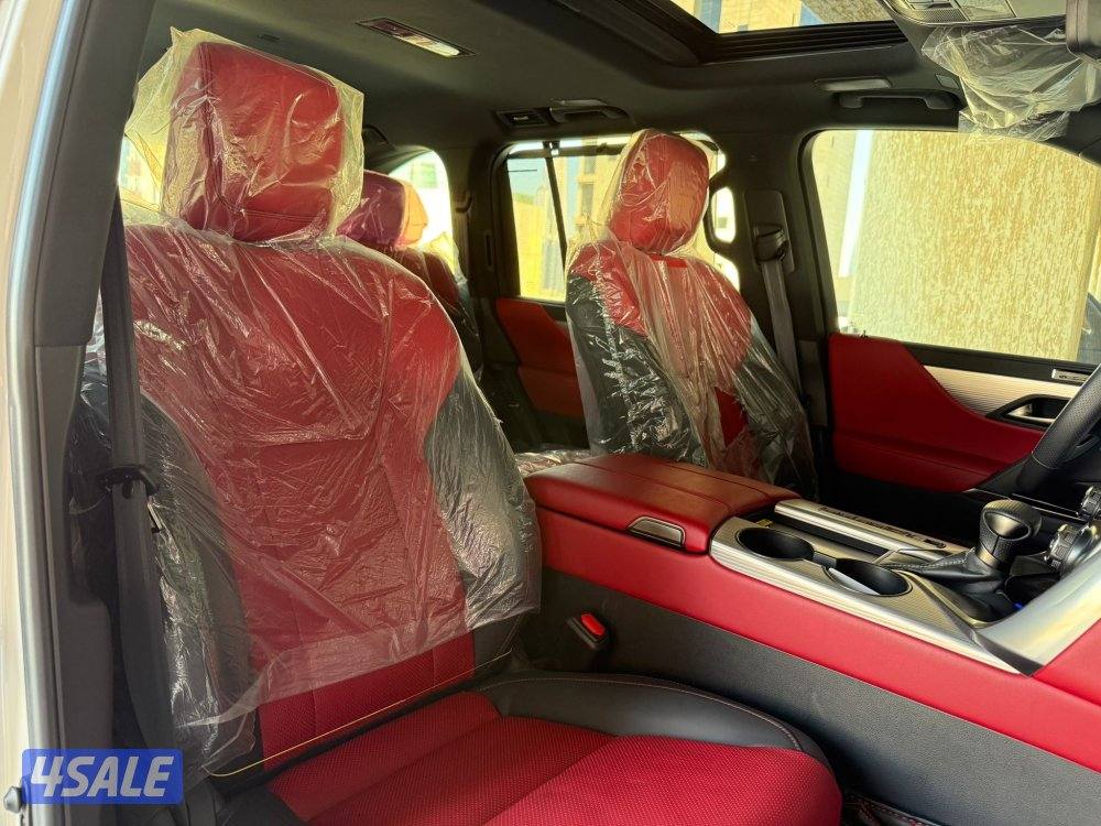 لكزسLX600 F SPORT موديل2024 عداد13الف تحت الكفاله+الصيانه9