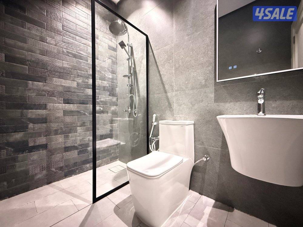 Brand new penthouse8