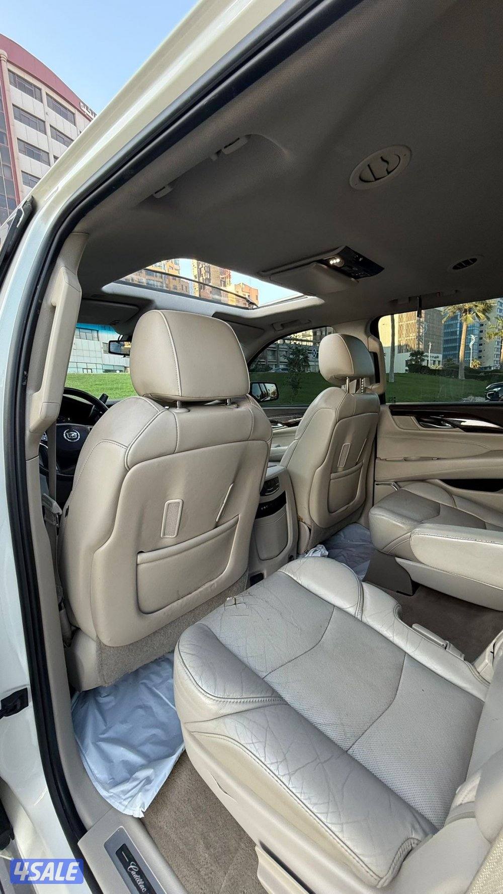 اسكاليد بريميوم موديل 2015 / بحاله ممتازه10