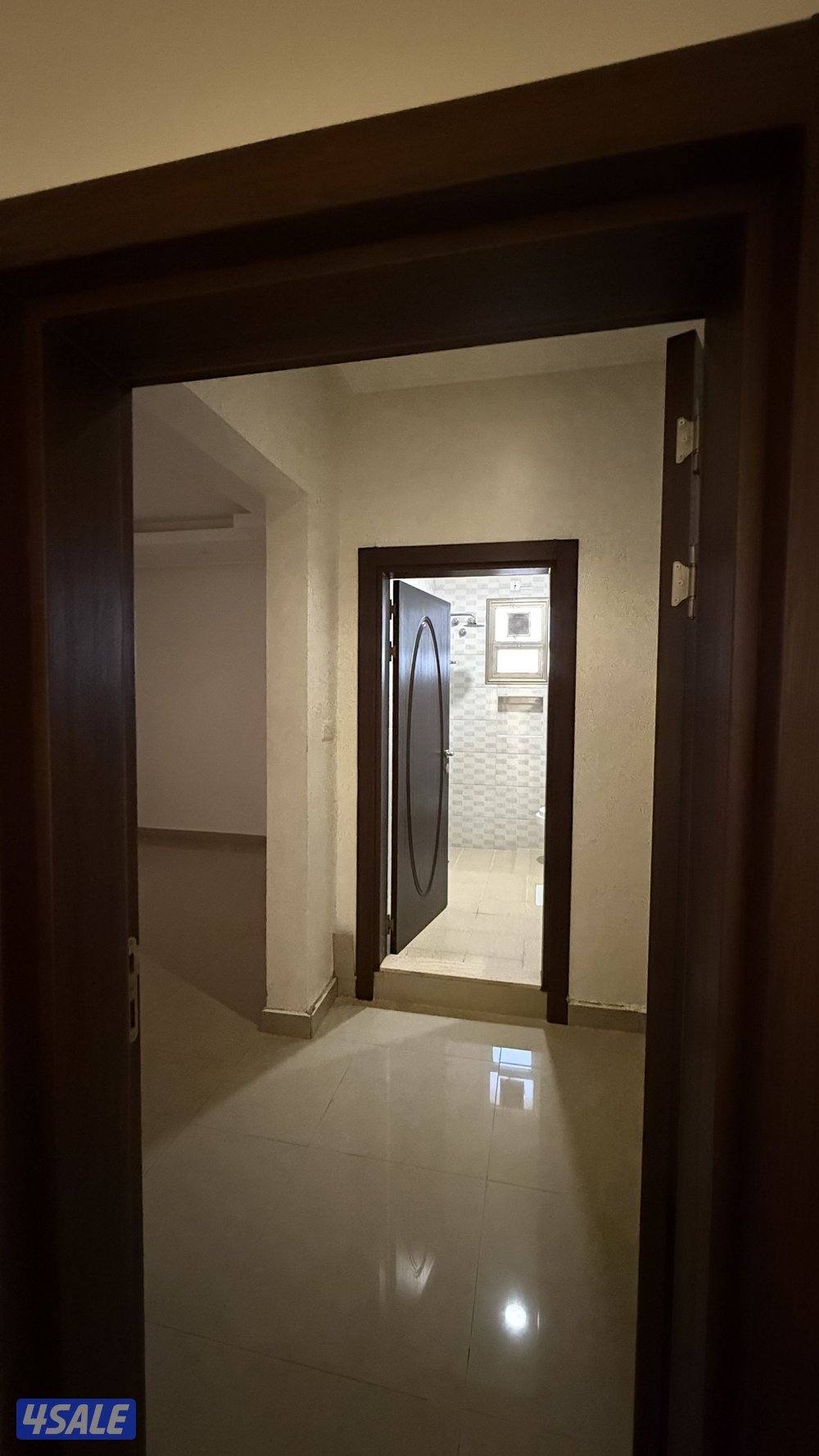 للايجار شقة بالرقة مدخل معزول يوجد اصنصنير6