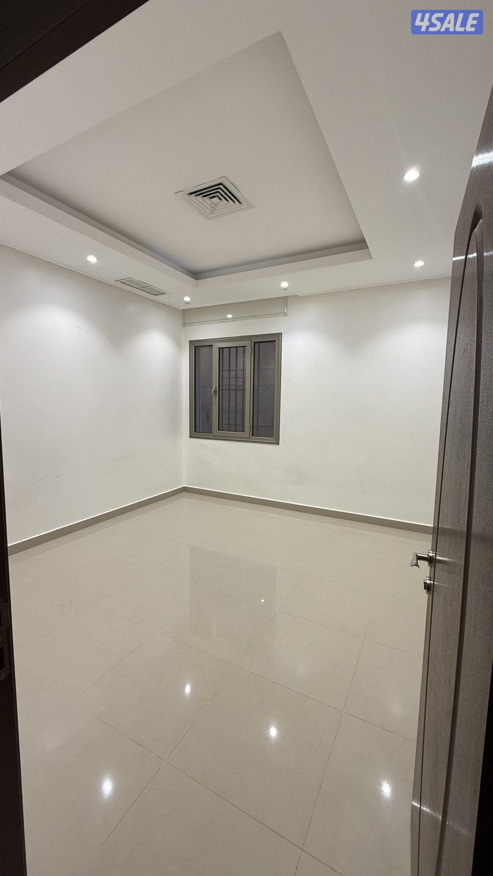 للايجار شقة بالرقة مدخل معزول يوجد اصنصنير8