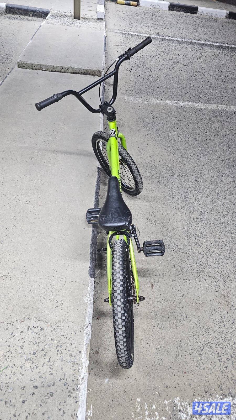 قاري dk اصلي بحاله ممتازه السعر الاصلي 65 سعر البيع 305