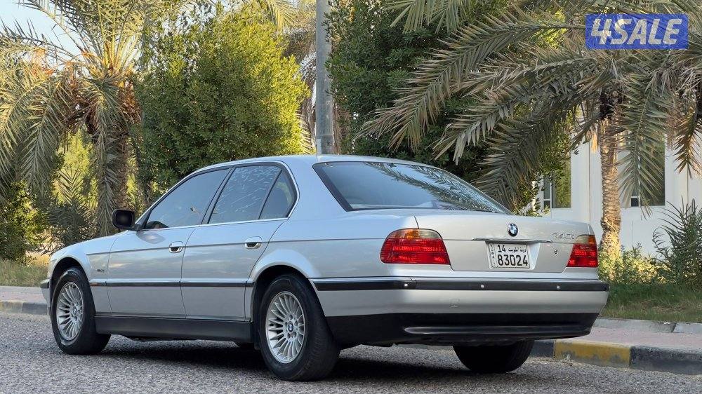 بي ام دبليو 740i موديل 2001 عداد قليل 179 الف بحالة نادرة3