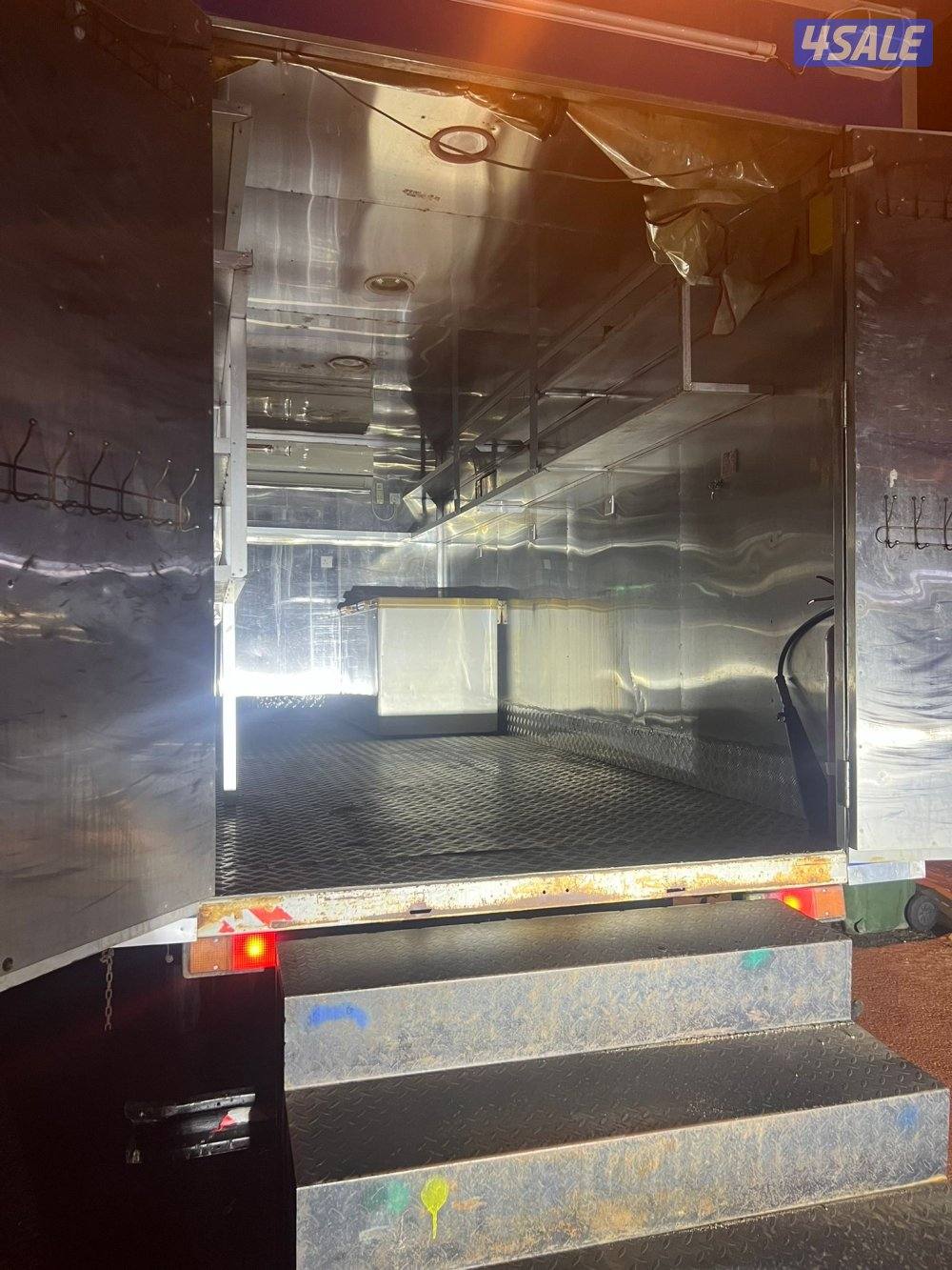 فود ترك صينيه موديل 2009 ماشيه 4500 طول 6 متر3